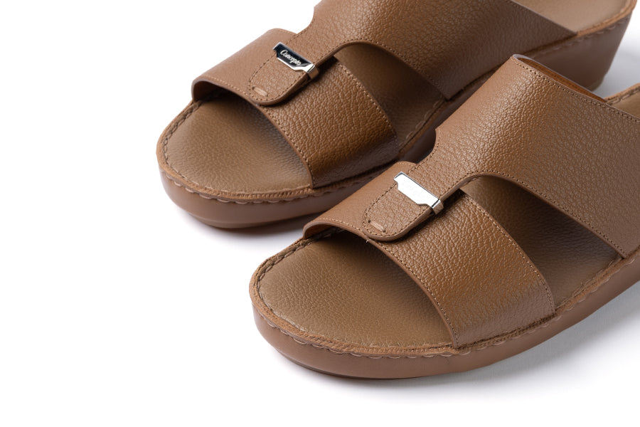 Tan Concepto Design Sandal