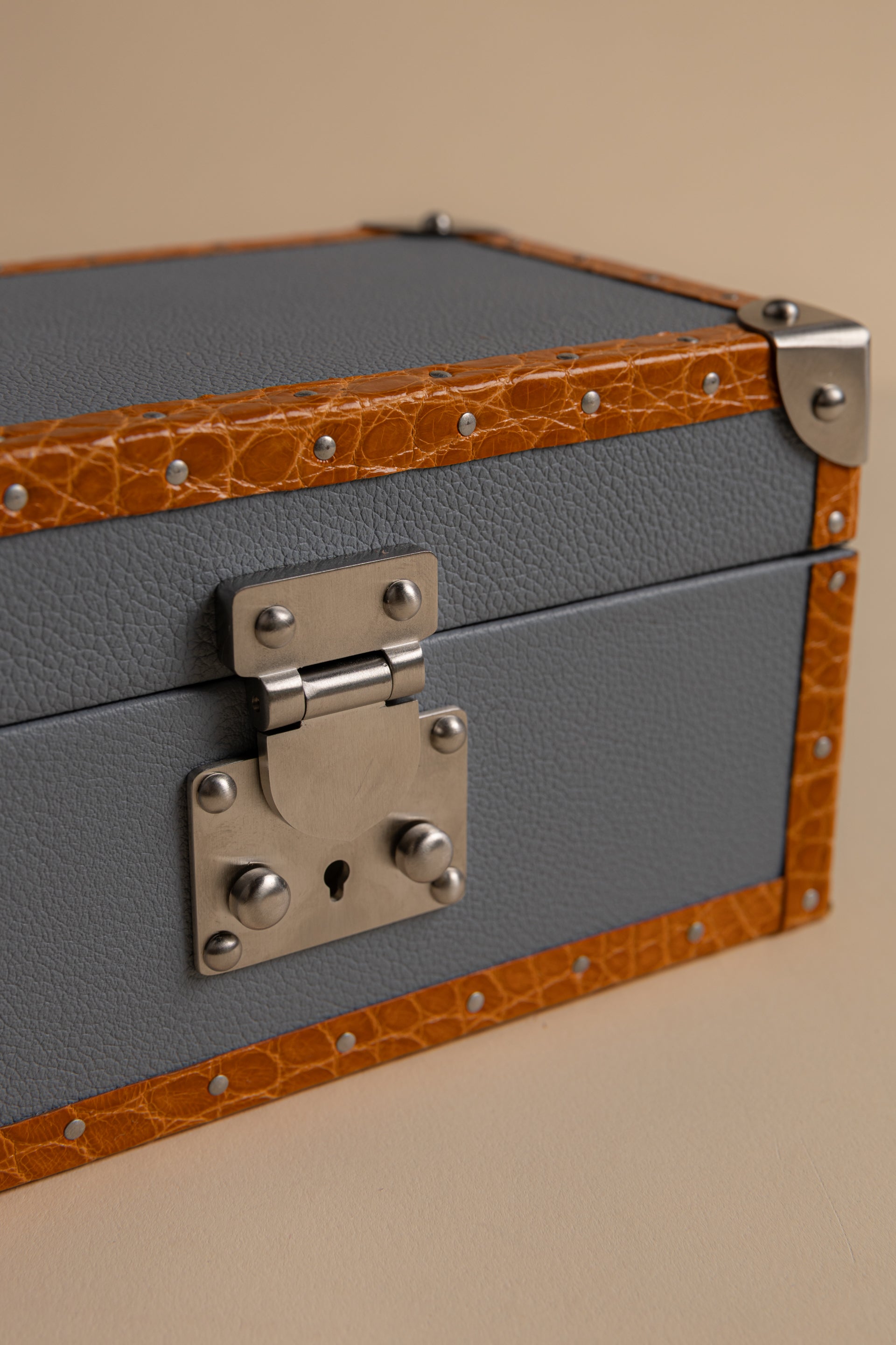 Double Watch Trunk