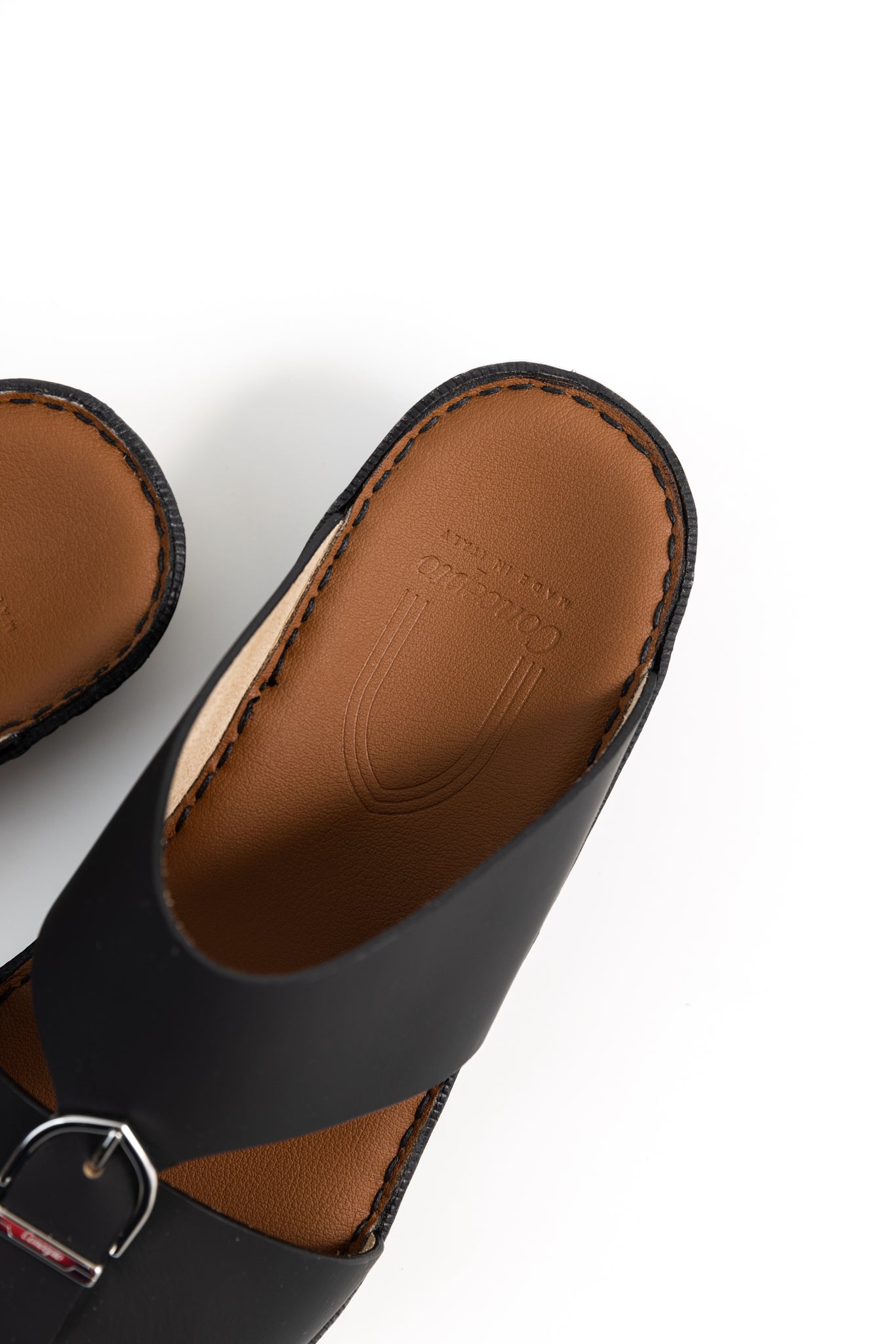 Black Steel Arch Design Sandal