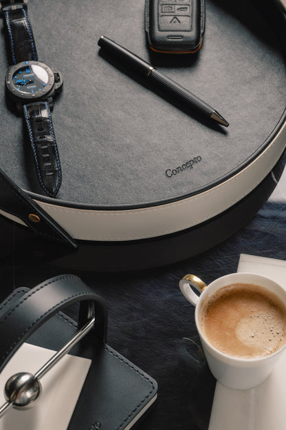 Black / White Circular Tray